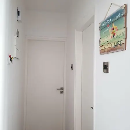 Hawaii Beachfront City Center Apartment