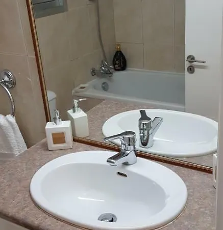 Hawaii Beachfront City Center Apartment