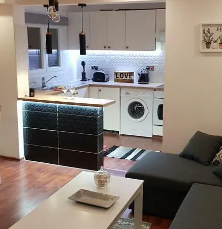 Apartment Hawaii Beachfront City Center Limassol