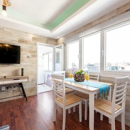 Hawaii Beachfront City Center Apartman *